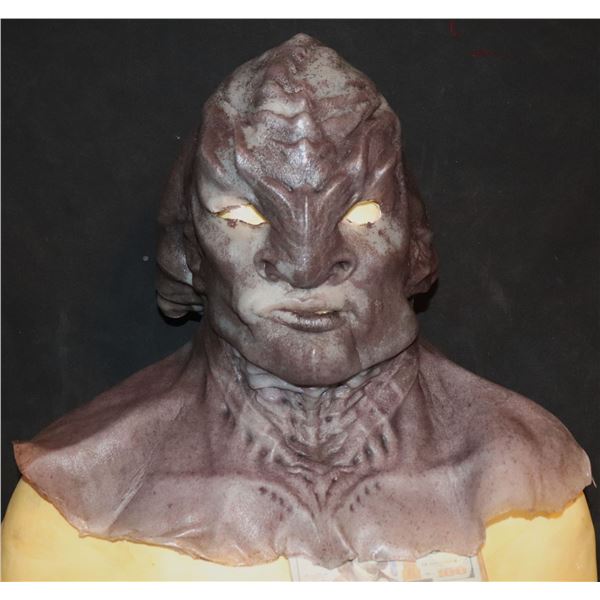 STAR TREK DISCOVERY KLINGON SILICONE MASK SCREEN USED 08