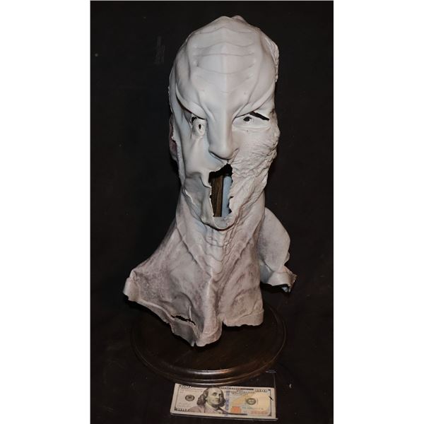 STAR TREK DISCOVERY L'RELL SCARRED KLINGON ALIEN MASK UNUSED PAINT TEST