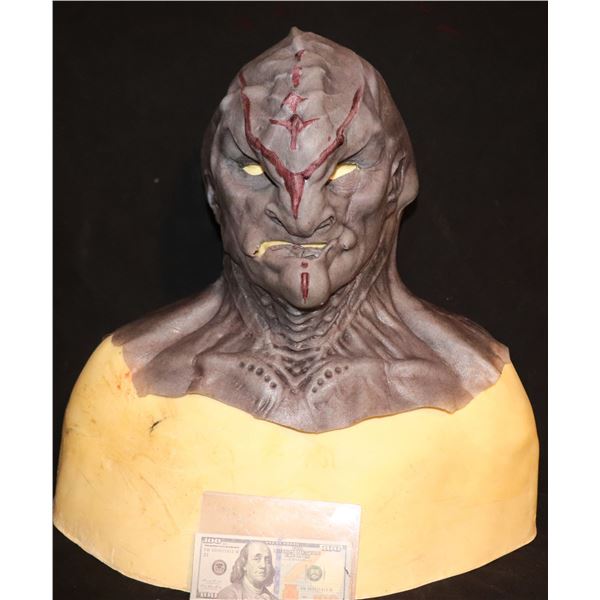 STAR TREK DISCOVERY WAR PAINT KLINGON SILICONE MASK SCREEN USED 01