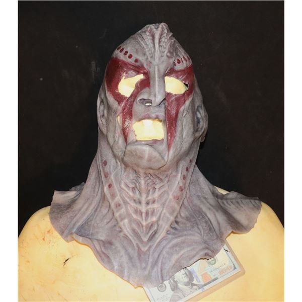 STAR TREK DISCOVERY WAR PAINT KLINGON SILICONE MASK SCREEN USED 07