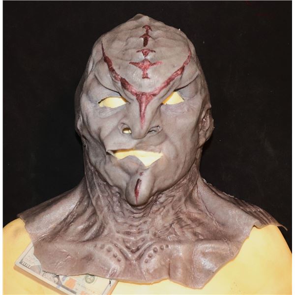 STAR TREK DISCOVERY WAR PAINT KLINGON SILICONE MASK SCREEN USED 14