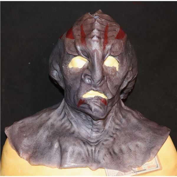 STAR TREK DISCOVERY WAR PAINT KLINGON SILICONE MASK SCREEN USED 18