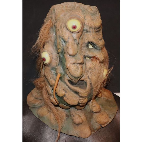TULE MONSTER JOE READER THREE EYED VINTAGE HOUSE OF HORROR LATEX MASK
