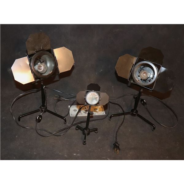 ZZ MINIATURE STAGE LIGHTS AND LIGHTER ALL METAL STILL WORK