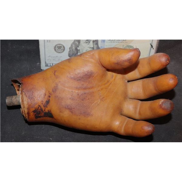 ZZ PROSTHETIC HAND VINTAGE WITH VINYL SKIN AND SCREW NUT TO FASTEN