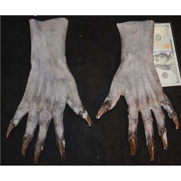 STAR TREK DISCOVERY L'RELL KLINGON ALIEN SILICONE HANDS SCREEN USED