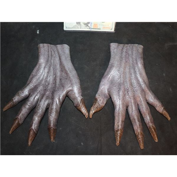 STAR TREK DISCOVERY KLINGON SILICONE HANDS MATCHED PAIR