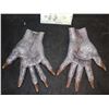 Image 2 : STAR TREK DISCOVERY KLINGON SILICONE HANDS MATCHED PAIR