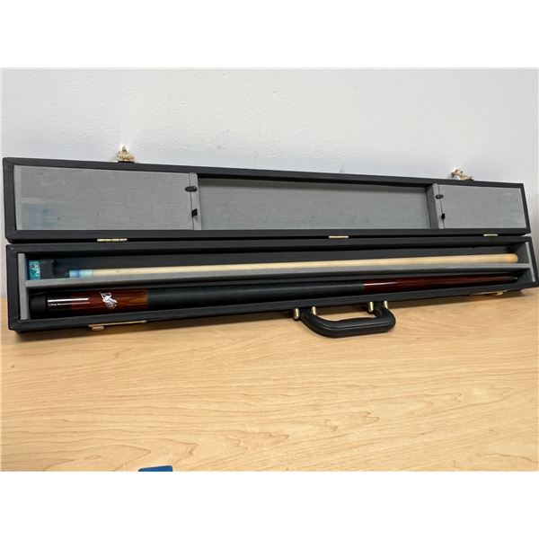 Dufferin Pool Cue with Hard Case