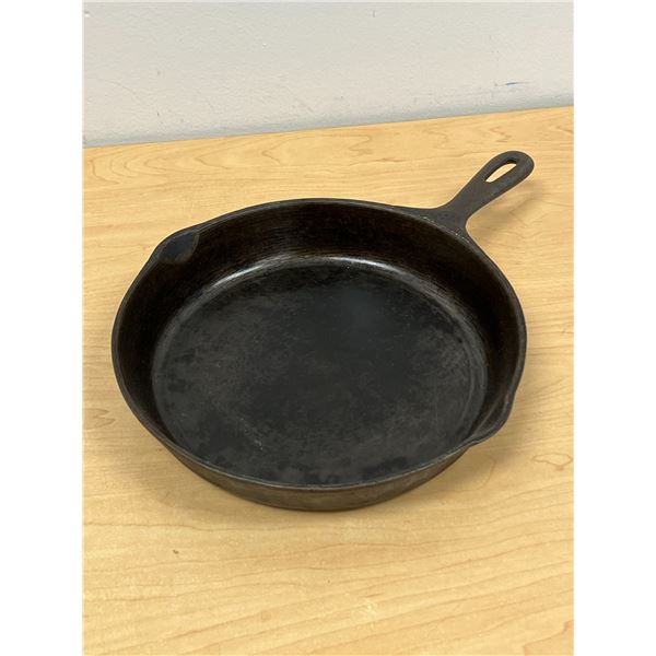 Wagner Ware Cast Iron Skillet / Frying Pan 10.5" - see all photos