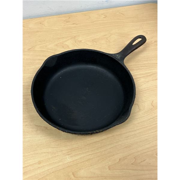 Wagner Ware Cast Iron Skillet / Frying Pan 9" - see all photos