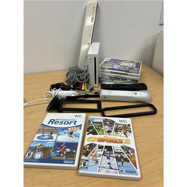 Nintendo Wii Bundle - see all photos - not tested