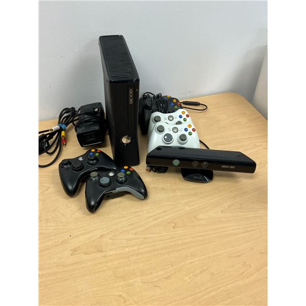 Microsoft XBOX 360 S Console and extras - see all photos, not tested
