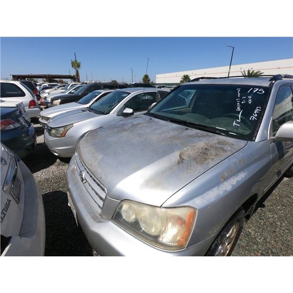 TOYOTA HIGHLANDER 2002 T-DONATION