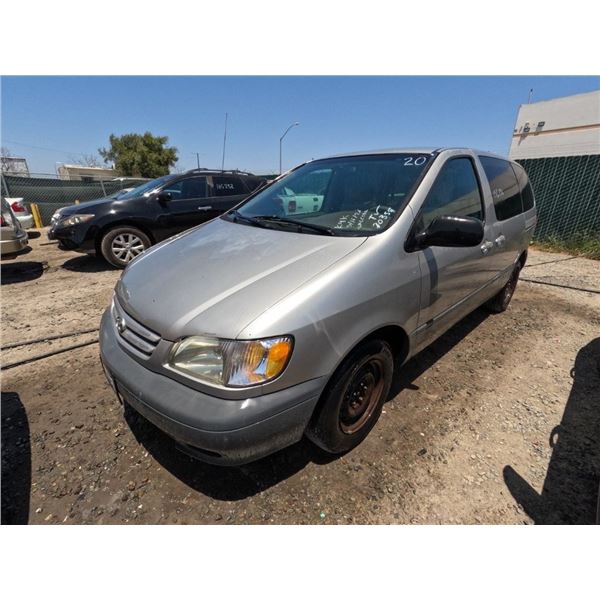 TOYOTA SIENNA 2001 T-DONATION