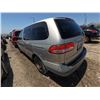 Image 4 : TOYOTA SIENNA 2001 T-DONATION