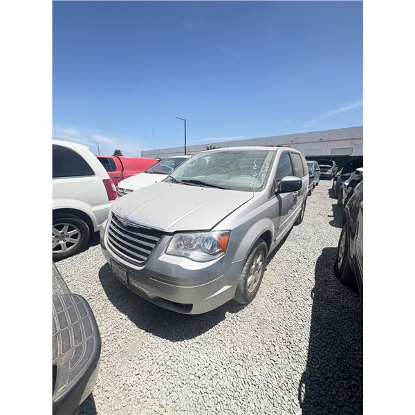 CHRYSLER T&C 2010 O/S T-DONATION