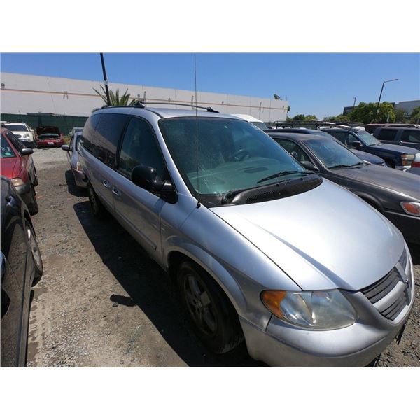 DODGE GR CARAVAN 2005 T-DONATION