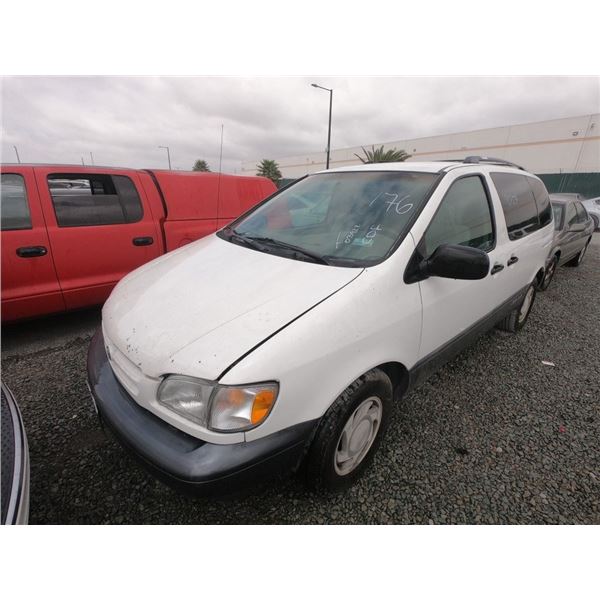 TOYOTA SIENNA 2000 T-DONATION