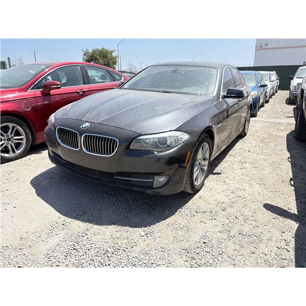 BMW 528I 2011 T