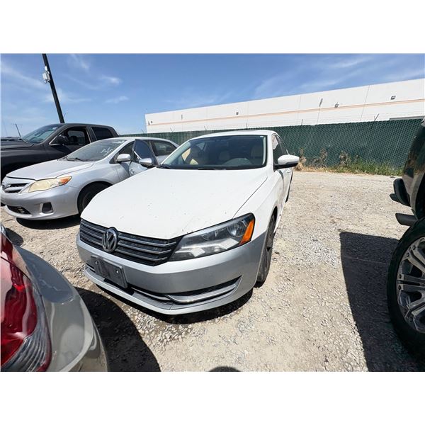 VOLKS PASSAT 2013 T