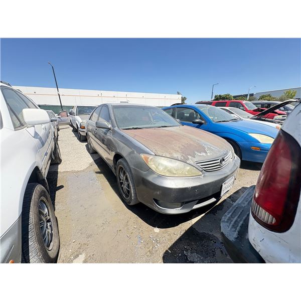 TOYOTA CAMRY 2005 T