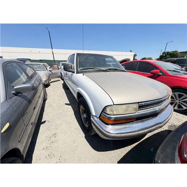 CHEVY S-10 PICKUP 1998 T-2 Days