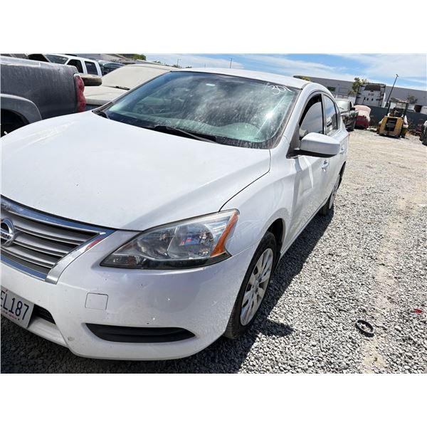 NISSAN SENTRA 2015 SALV/T