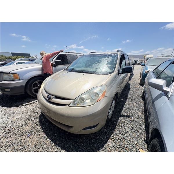 TOYOTA SIENNA 2010 T-DONATION