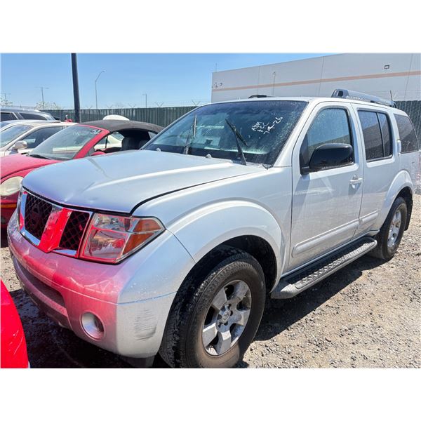 NISSAN PATHFINDER 2005 ADT