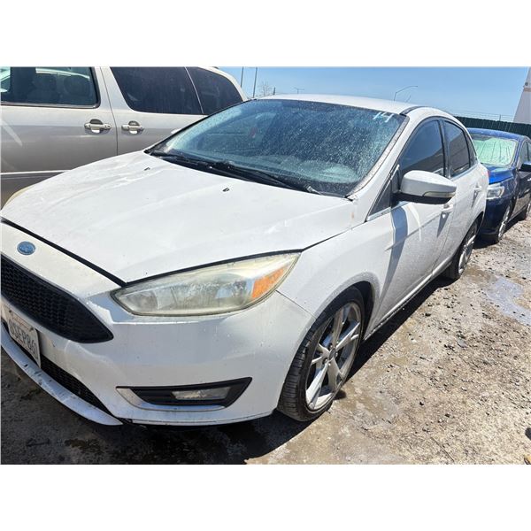 FORD FOCUS 2015 SALV/T