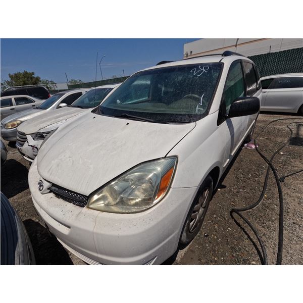 TOYOTA SIENNA 2004 T-DONATION