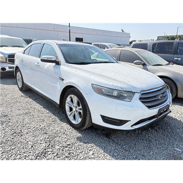FORD TAURUS 2013 SALV/T