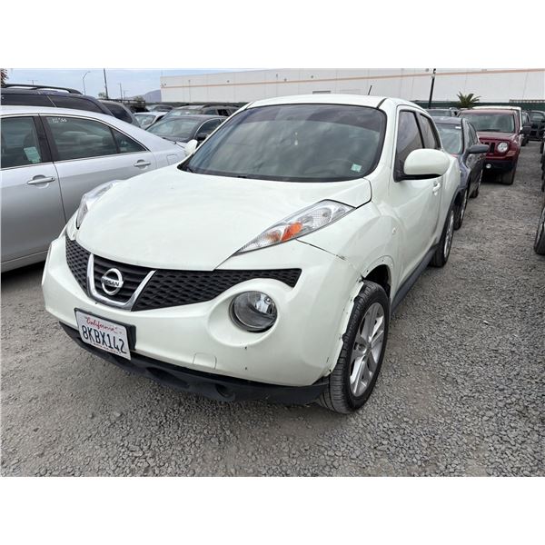 NISSAN JUKE 2011 SALV/T