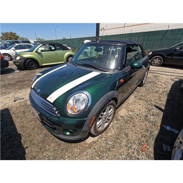 MINI COOPER CONVERTIBLE 2011 ADT-DONATION
