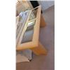 Image 1 : Sofa table. Cat C