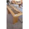 Image 2 : Sofa table. Cat C