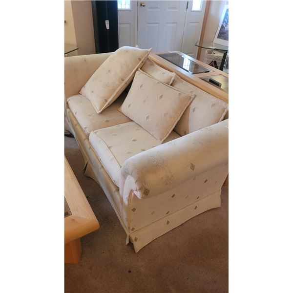 Loveseat. Cat C