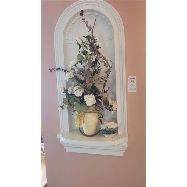 Vase Faux flowers Cat B