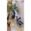 Image 1 : Glass Table Cat C