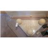 Image 2 : Glass Table Cat C