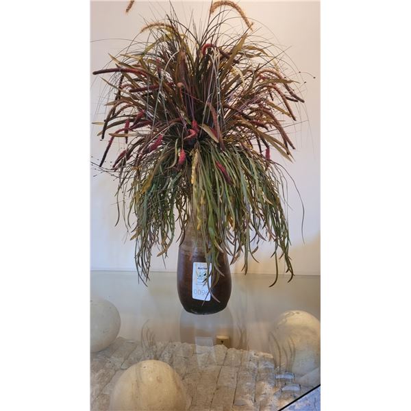 Vase Faux flowers Cat B