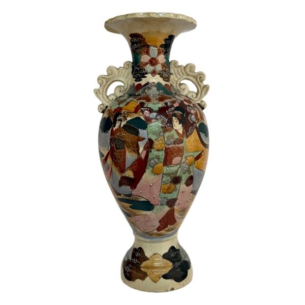 Japanese Satsuma Moriage Vase, Taisho Period