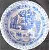 Image 3 : Two Porcelain Bowls: Floral Border and Blue Willow Pattern