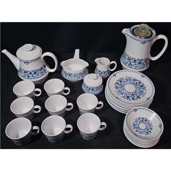 Nordlien Profession China Blue Moon 24-Piece Dinnerware Set