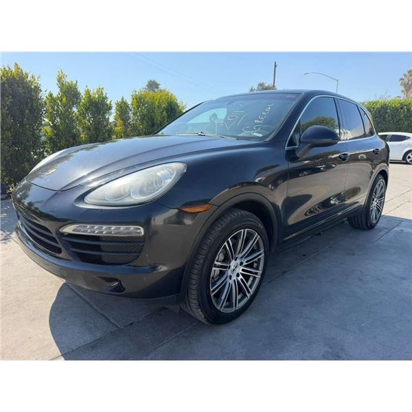 PORS CAYENNE 2011 O/S TITLE 2 DAYS
