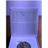 Image 3 : VANCOUVER 2010 OLYMPIC WINTER GAMES PARTICIPATION MEDAL METAL PRESENTATION BOXED