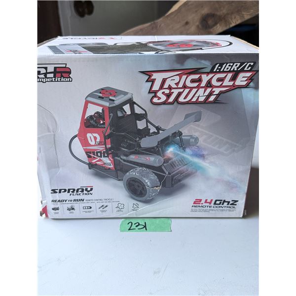 REMOTE CONTROL TRICYCLE STUNT UNKNOWN 2.4GHZ 1:16 R/C SPRAY FUNCTION