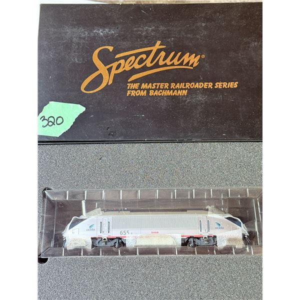 MODEL TRAIN LOCOMOTIVE BACHMANN SPECTRUM HO SCALE AMTRAK ACELA HHP-8 #655