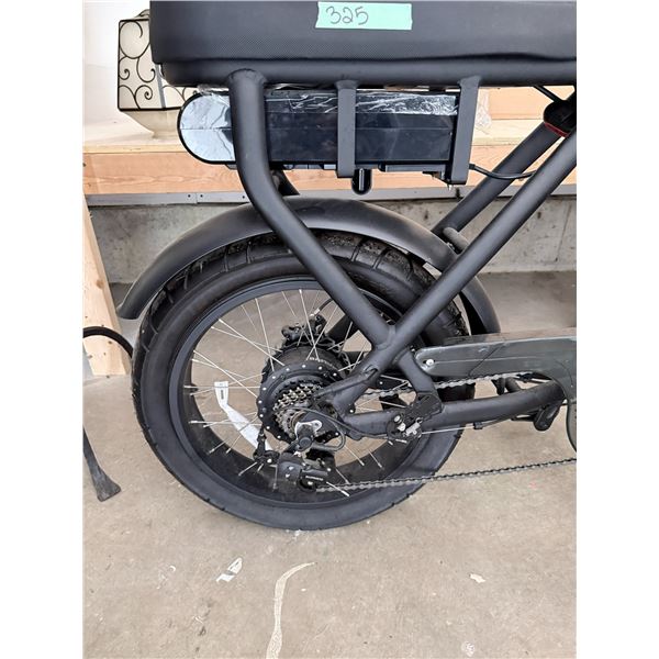 KNAPP E-BIKE BRAND NEW COMES WITH BATTERY FAT TIRES